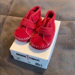 Minnetonka Red Infant Moccs size 2